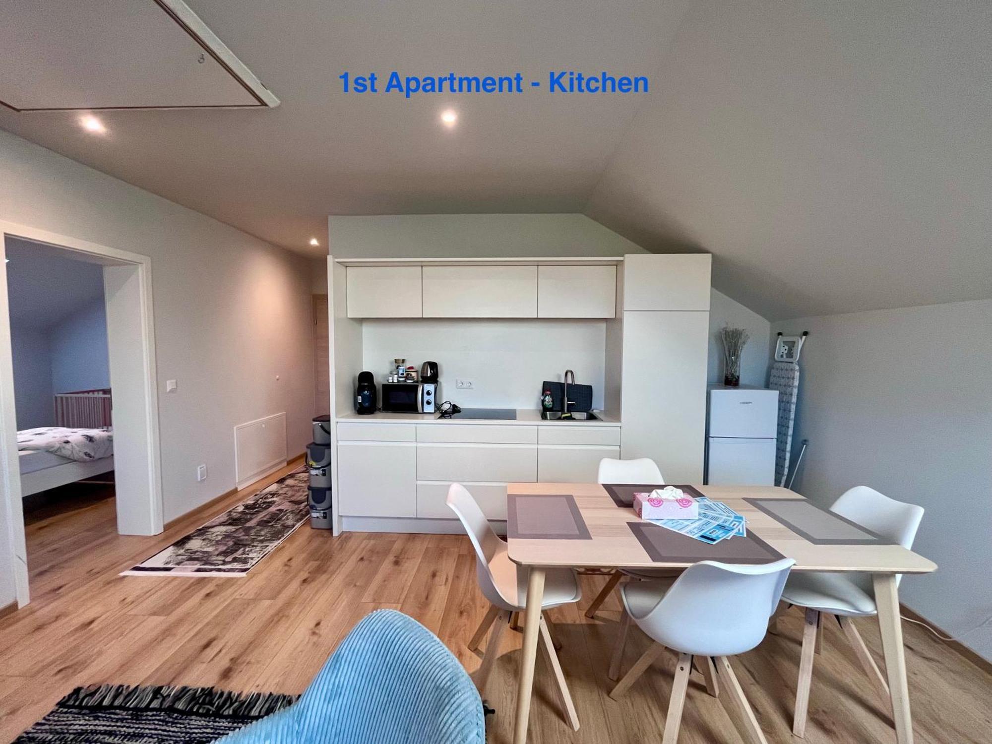 Cozy Apartment Near Vienna Airport Schwechat Exterior photo